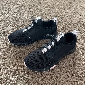 Kuru metatarsals shoes